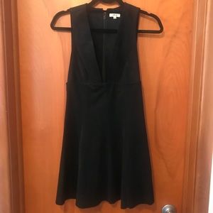 Wilfred Deep V-neck black dress